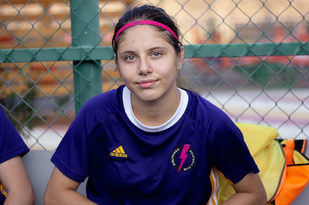«Никто даже не понимал, что девочкам нужна раздевалка». Она поднимает женский футбол в Дагестане, несмотря ни на что