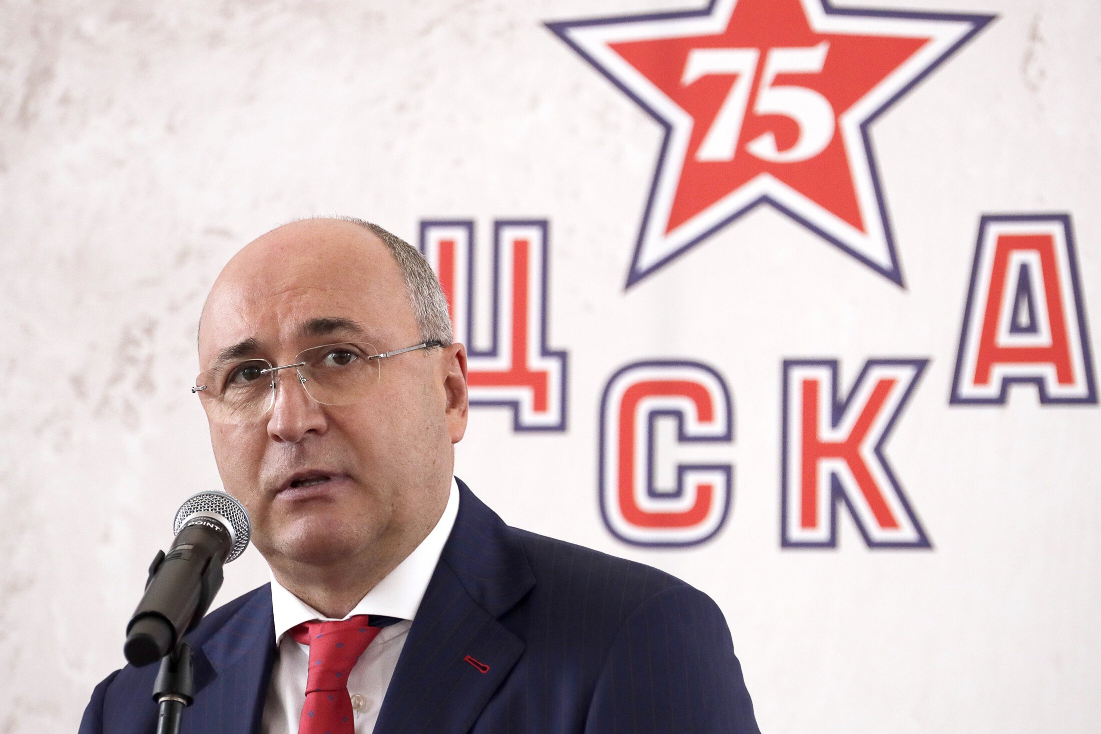 Президент ЦСКА Есмантович: Мне на этих хейтеров... Далеко послать их в командировку