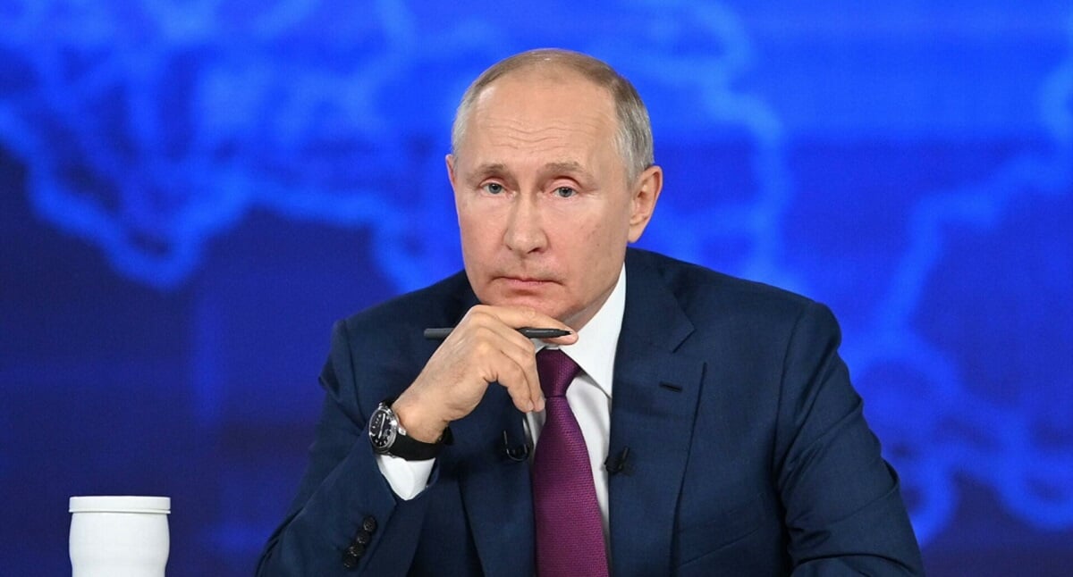 Даже Путин выбрал Спутник это лучшая вакцина в мире. Нет повода переживать. Химки привьются от ковида 15 июля