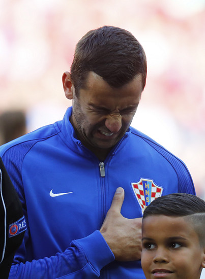 Дарио Срна не сдержал слез во время исполнения гимна Хорватии (фото)