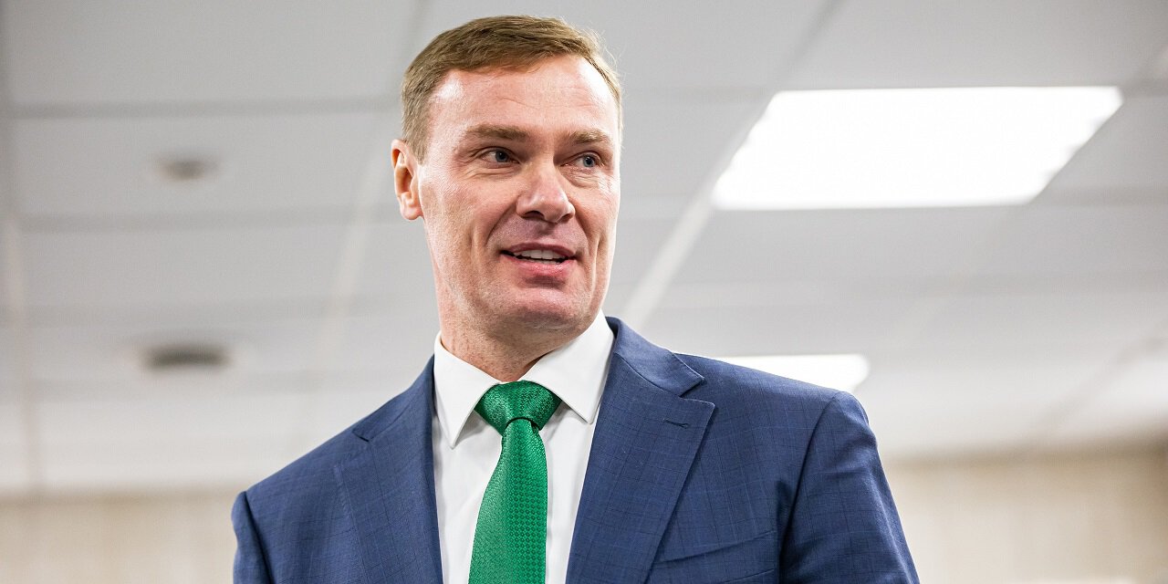 Козлов о молодежи Салавата: Им надо многому учиться. Кубковая команда не дает шанса сопернику. Она читает ритм, игру