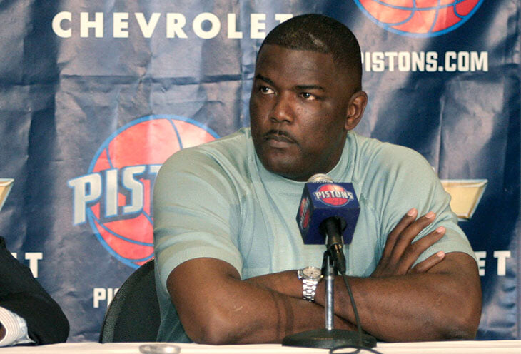 На драфте НБА-2003 «Детройт» предпочел загадочного серба будущей суперзвезде Кармело Энтони. Это не случайность