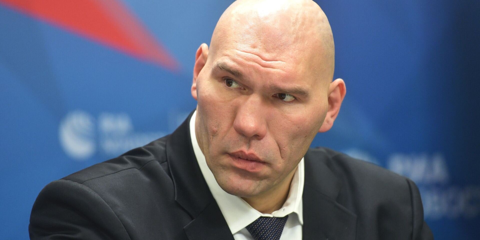 Николай Валуев: Жаль спортсменов, на которых давят политики. Посмотрим, что для шведских игроков важнее: деньги в России или призывы МИД