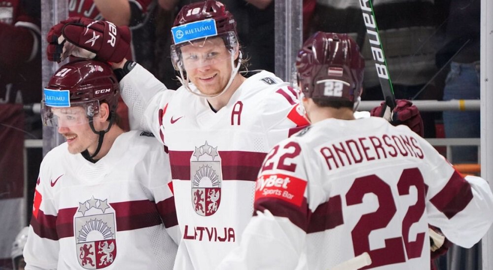 Латвия вышла в четвертьфинал ЧМ впервые с 2018 года. Команда Витолиньша сыграет против Швеции