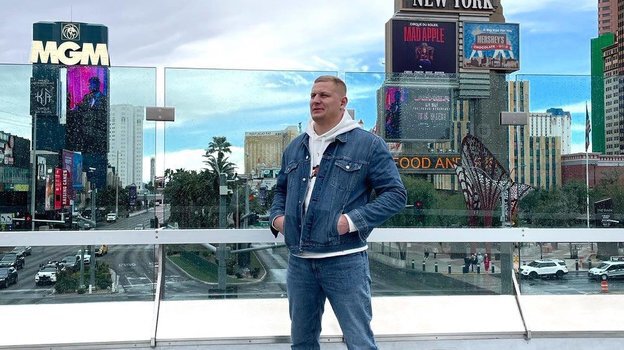 Сергей Павлович прибыл в Лас-Вегас, чтобы страховать бой Джонса и Гана