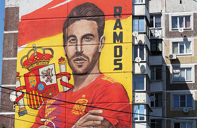 «Рамос всем надоел». В Краснодаре закрасили граффити с чемпионата мира. А что с остальными?