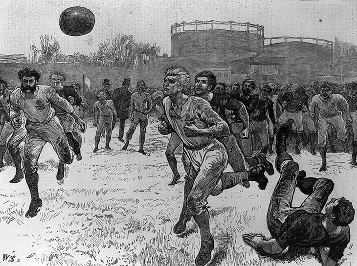Первые футбольные бутсы: весили по полкило, промокали, в их подошвы вбивали гвозди