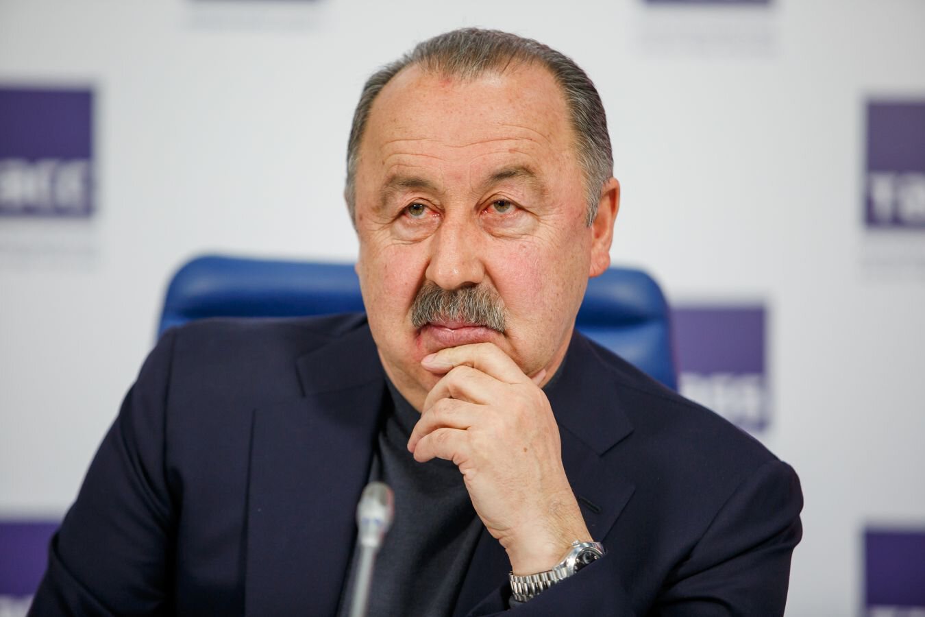 Газзаев о ЦСКА: Большинство мест в составе у иностранцев. А потеряно уже немало очков. Так зачем держать легионеров Нужно доверять своим