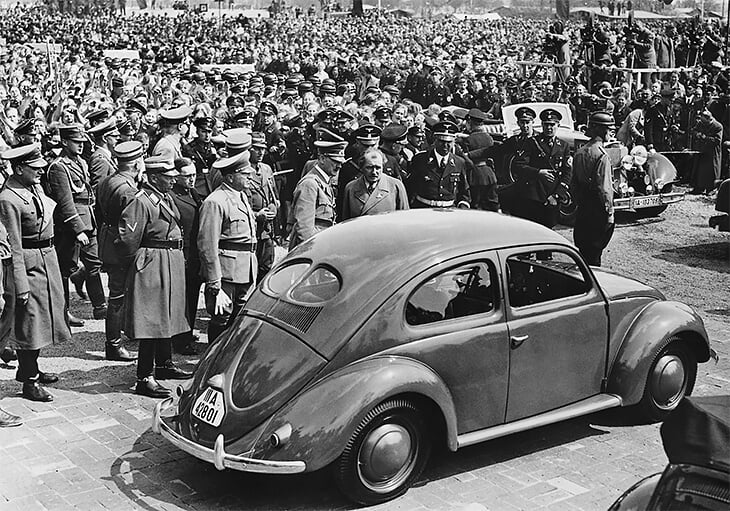 Президент «Баварии» прошел Дахау, Гитлер не поддерживал «Шальке», Кубок основал группенфюрер СА. Как немецкий футбол пережил фашизм