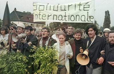 В 1968-м в Париже бушевали протесты. Футболисты заняли здание Федерации и добились справедливых трансферов