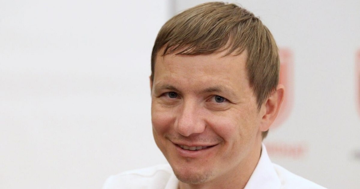Адебайор о Павлюченко: Он приходил немного пьяный каждый раз, когда не попадал в заявку, а это бывало часто. Менталитет русских и африканцев похож