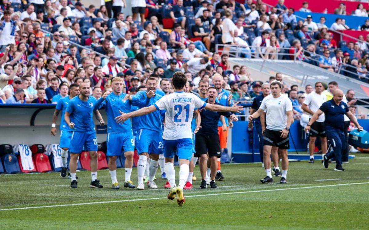 Факел одержал первую победу в сезоне в 10-м матче. Обыграли Локо 2:0