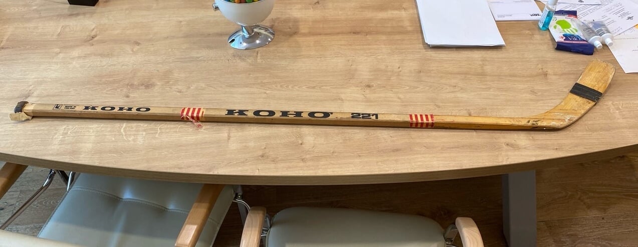 хоккеист tootoo подарил клюшку. Смотреть фото хоккеист tootoo подарил клюшку. Смотреть картинку хоккеист tootoo подарил клюшку. Картинка про хоккеист tootoo подарил клюшку. Фото хоккеист tootoo подарил клюшку