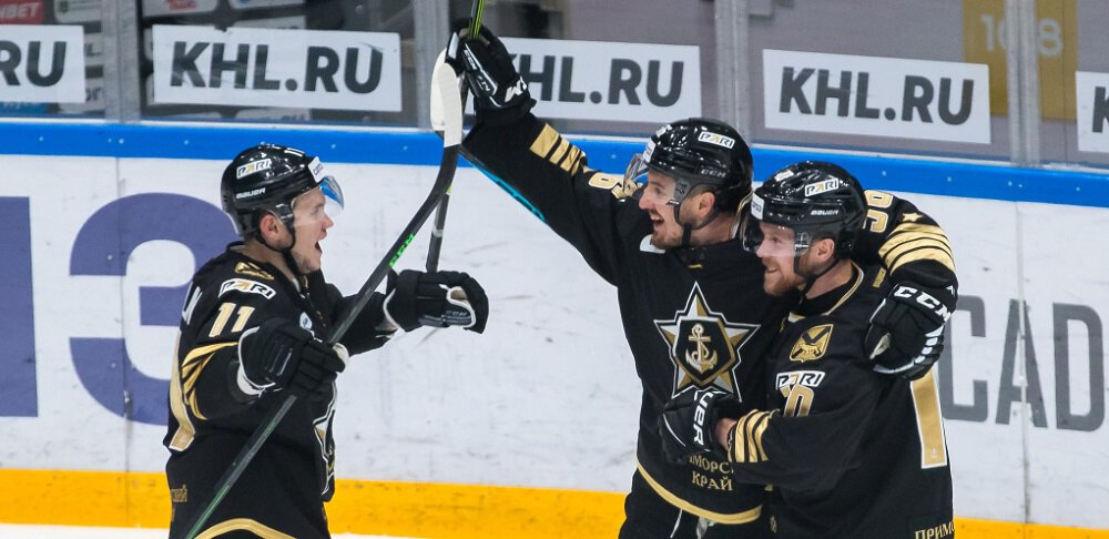 Адмирал победил СКА (3:1), набрав очки в 10-м матче подряд. Команда Тамбиева идет 4-й на Востоке