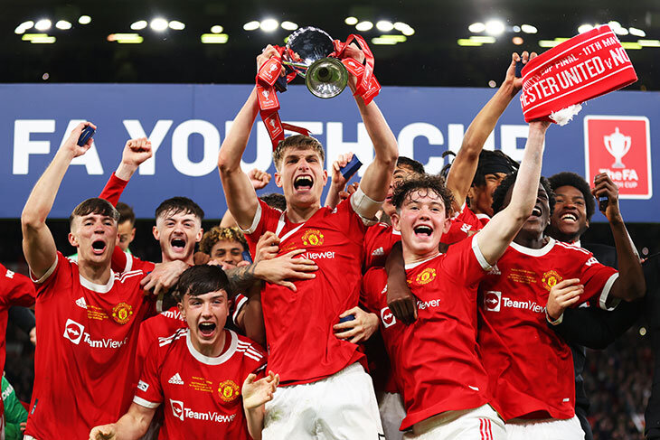 «МЮ» все же с трофеем – взяли молодежный Кубок Англии. Собрав рекордные 67 тысяч на «Олд Траффорд»