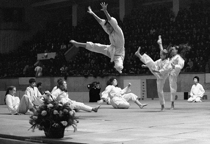 В СССР каратэ занимались 12 млн человек, половина – подпольно. Его запретили из-за криминала, а тренировались только сотрудники КГБ
