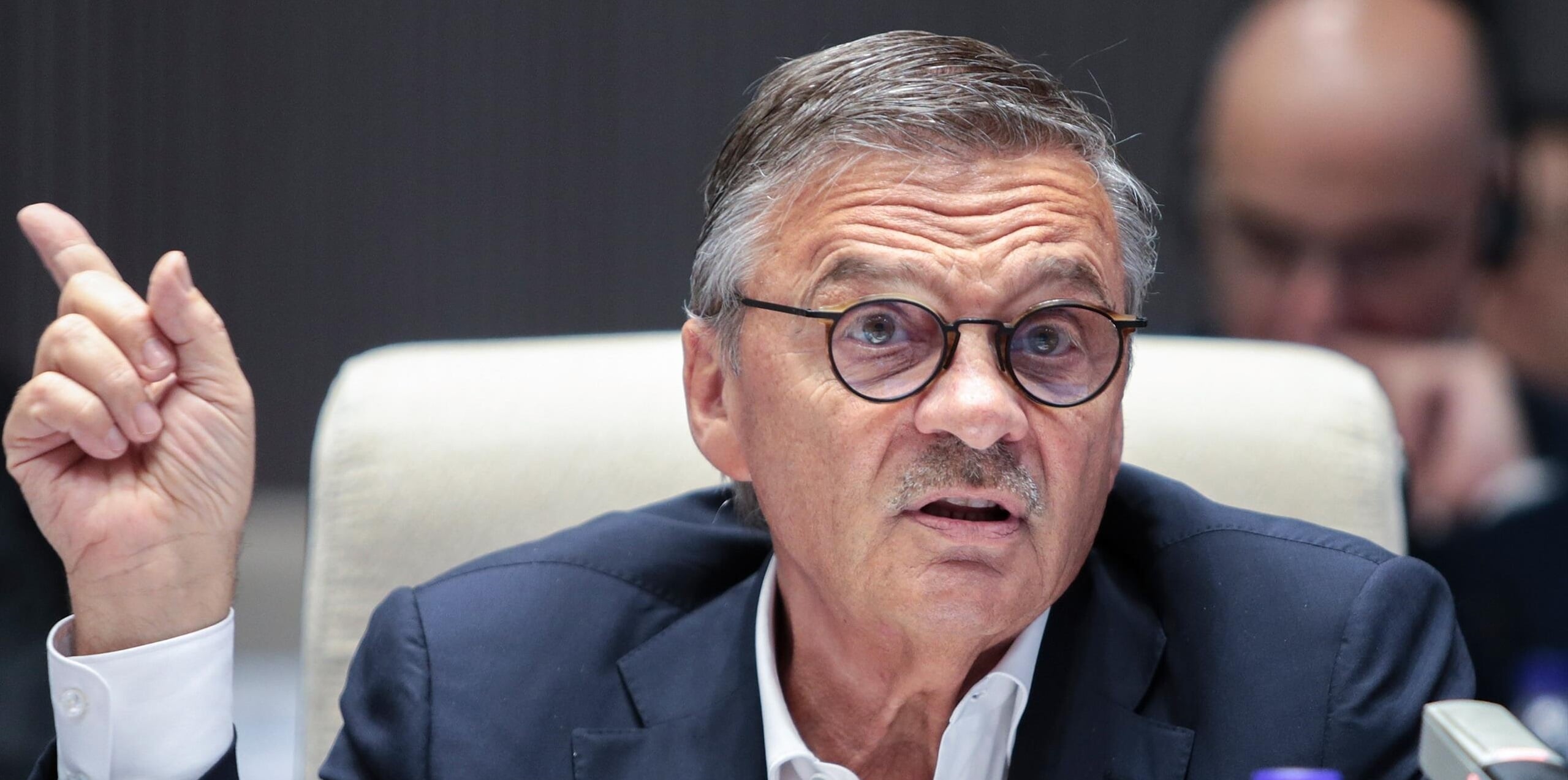 Рене Фазель: Потолок зарплат это хорошо для КХЛ, вы же видите российский футбол. Хочешь зарабатывать много поезжай в НХЛ