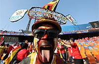 Необычные болельщики Кубка Африки: костюмы животных, краска на лицах и много музыки