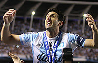 Диего Милито вершит революцию в аргентинском футболе: стал спортивным директором и выиграл чемпионат