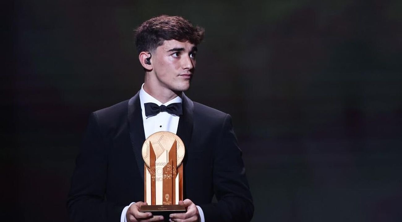 Гави получил приз Golden Boy. Он опередил Мусиалу, Беллингема и Камавинга