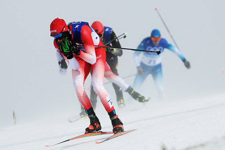 Ледяная гонка лыжников на Олимпиаде-2022: Клэбо так замерз в горах Китая, что сошел с дистанции