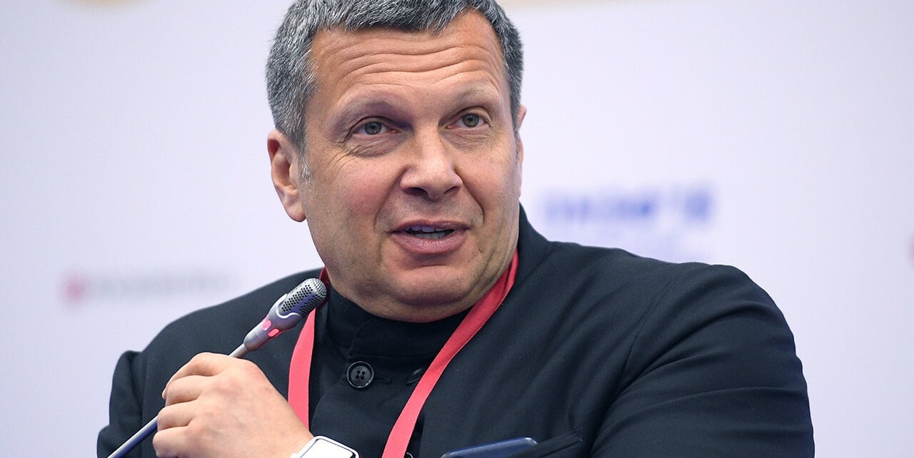 Хоккейный журналист Ерыкалов ответил на приглашение редактора Соловьев Live словами я с вашими пропогандонами в одном поле срать не сяду. Сайт Sport2
