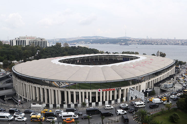 Византийское дерби, стадион на месте водохранилища, американские горки над ареной «Бешикташа». Путешествуем по Стамбулу