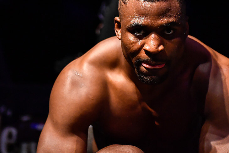 Чемпион UFC Фрэнсис Нганну может уйти в бокс: хочет драться с Тайсоном Фьюри и не продлевает контракт