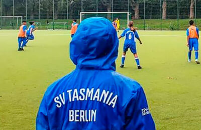 Как запустить тренерскую карьеру в немецком футболе? Наш блогер год работал в берлинской «Тасмании» – здесь начинал Рюдигер