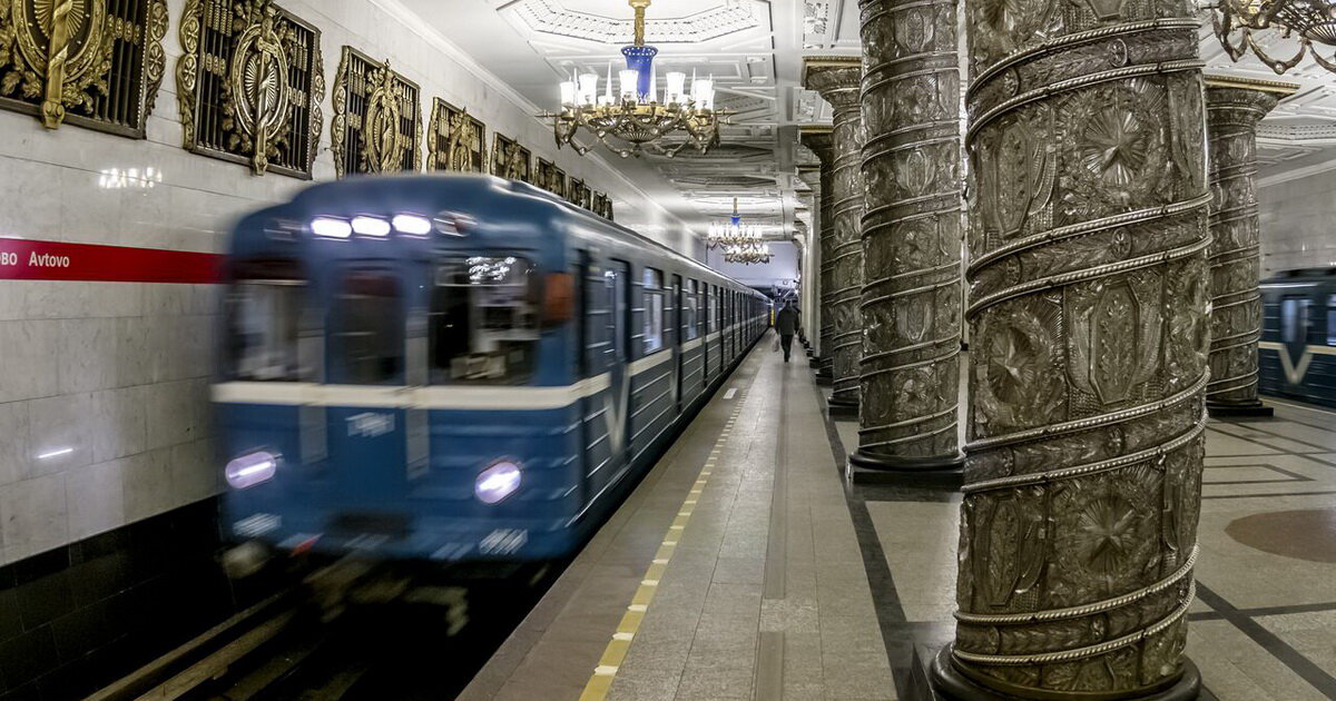 Ларионов приехал на матч со СКА на метро. Тренер Торпедо решил узнать, чем живут петербуржцы