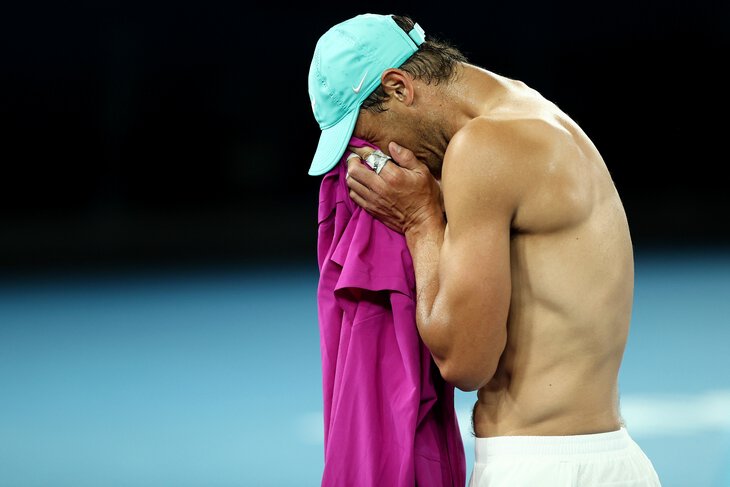 Надаль – в слезах и в финале Australian Open. В 35 он все еще громит молодежь мозгами и умением страдать