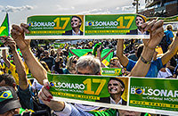 Роналдиньо и Ривалдо поддерживают ультраправого на выборах. Напряглась даже «Барса»