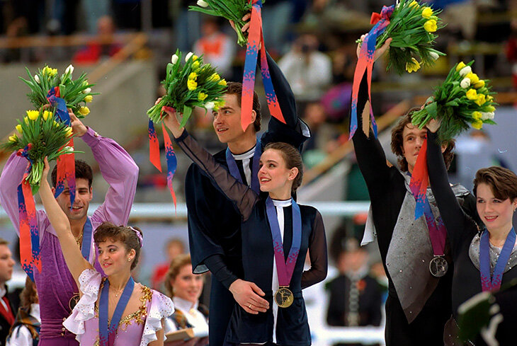15 олимпийских побед, которыми дорожит вся Россия: Алина, расколовшая фигурку, финиш Легкова в Сочи и камбэк Журовой еще до Госдумы
