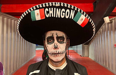 Мексиканский карнавал на стадионе из контейнеров! Атмосфера праздника на ЧМ