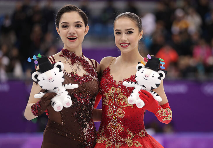 Вязаные цветы, пьедестал-конструктор, панды в золотых венках – на Олимпиаде в Пекине будет награждение со скрытыми смыслами