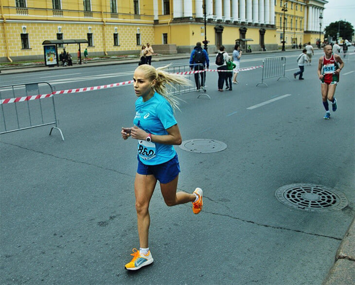 Mary was running. Марафон белые ночи 2023. Марафон белые ночи 2022 10 км.