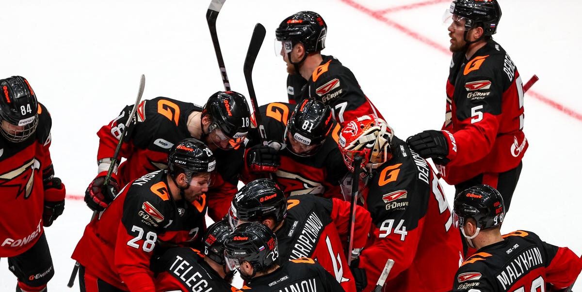 Авангард отыгрался с 1:3 и победил Локомотив в овертайме
