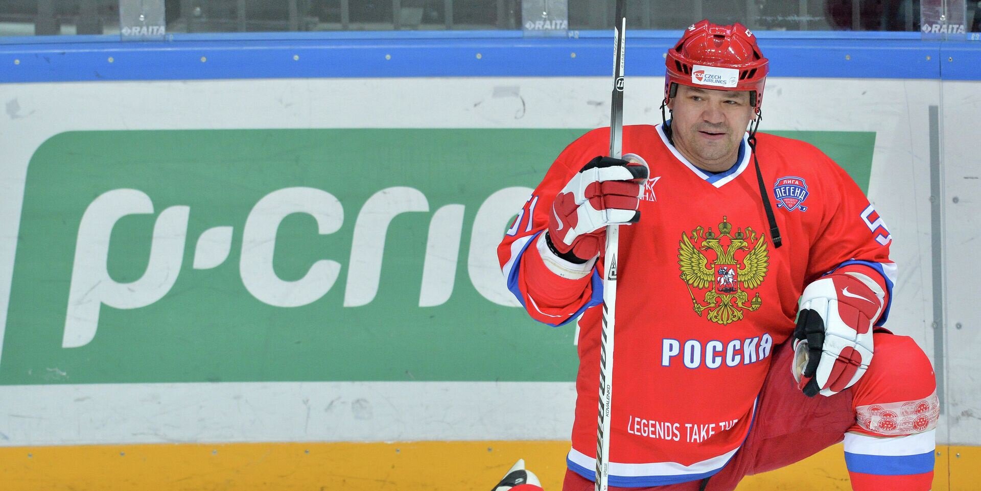 Коваленко вручил премию Putin Team волонтерам, которые помогали жителям Харьковской области