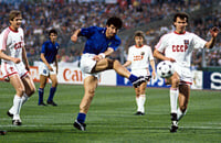 Лобановский устроил тактический опрос игроков, а потом уничтожил Италию прессингом и вывел СССР в финал Евро-88