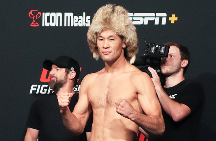 Непобежденный казах в UFC: Рахмонов работал грузчиком на базаре, а сейчас зажигает в США. И идет за Чимаевым!