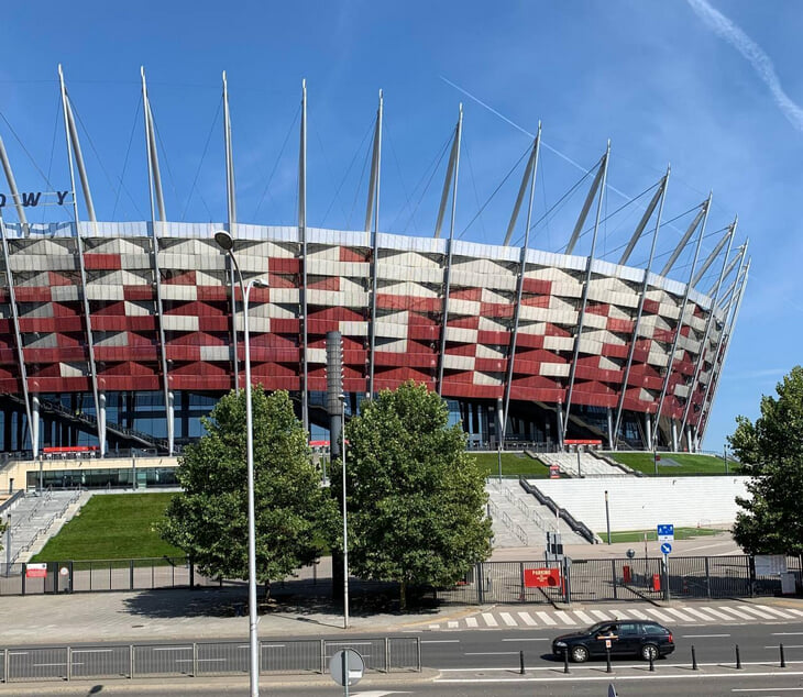 Варшава – уютный футбольный город. Здесь два крутых стадиона, а Левандовски живет около сталинской высотки