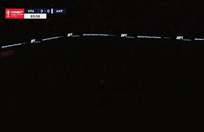 Фото дня. Свет вырубился на стадионе «Краснодара» и прервал атаку «Акрона»