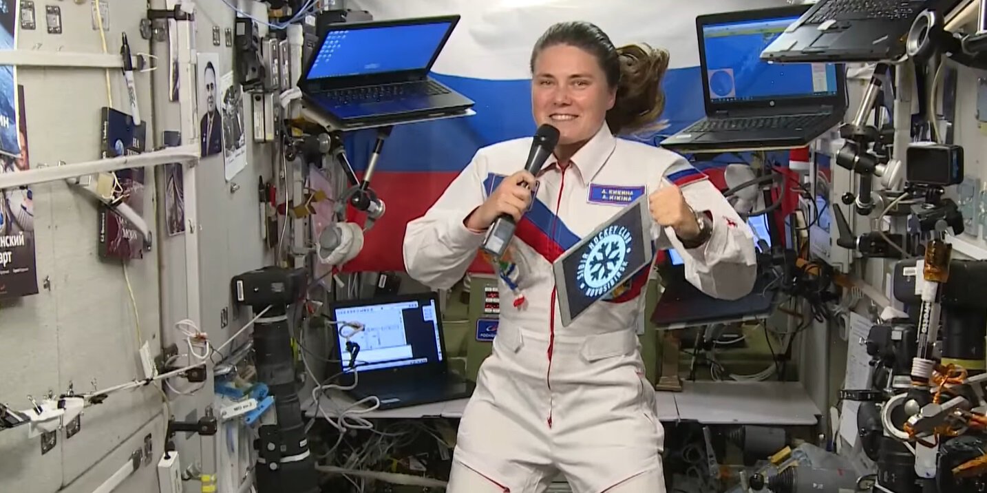 Космонавт Анна Кикина поздравила Сибирь с 60-летием: Желаю достигать космических результатов и уверенно следовать к Кубку Гагарина