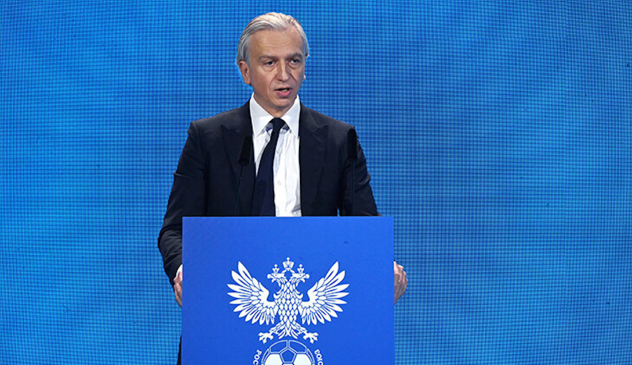 Дюков предложил исполкому РФС либо создать рабочую группу с УЕФА и ФИФА, либо голосовать по переходу в Азию. Гинер выступил за 1-й вариант