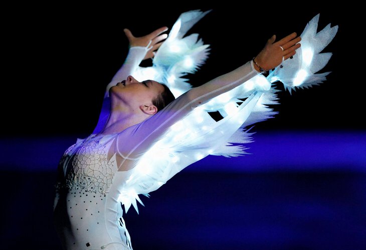 Лучшие фигуристы – в шоу на Олимпиаде: Трусова в образе «Чудо-женщины», голый итальянец и русский «Титаник» 