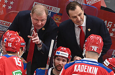 Матч сборной России собрал меньше, чем хоккей 3х3: зрителей пересаживали с верхних трибун на центр для картинки