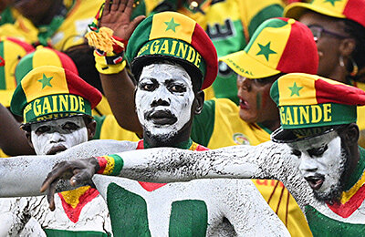 Фанаты Сенегала – пока ярчайший феномен ЧМ. Барабаны, танцы и очень много веселья