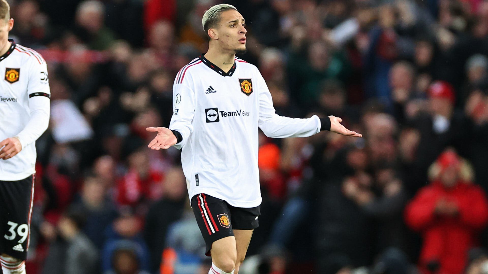Все игроки МЮ и тен Хаг получили 1 из 10 от Manchester Evening News за 0:7 с Ливерпулем