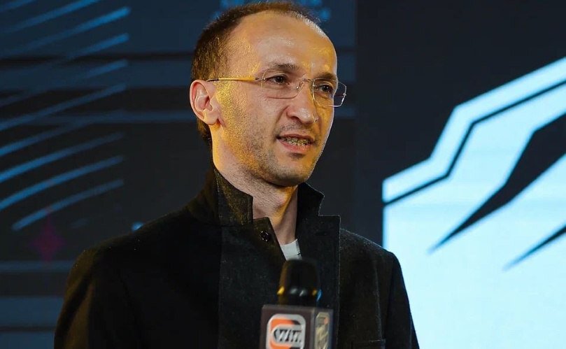 Алан Гатагов о FC Bus: Мы тренируемся под музыку. Я включаю гимны Милана и Реала