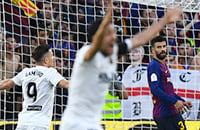 «Барселона» летит 0:2 в финале Кубка. Дожмет ли «Валенсия»?